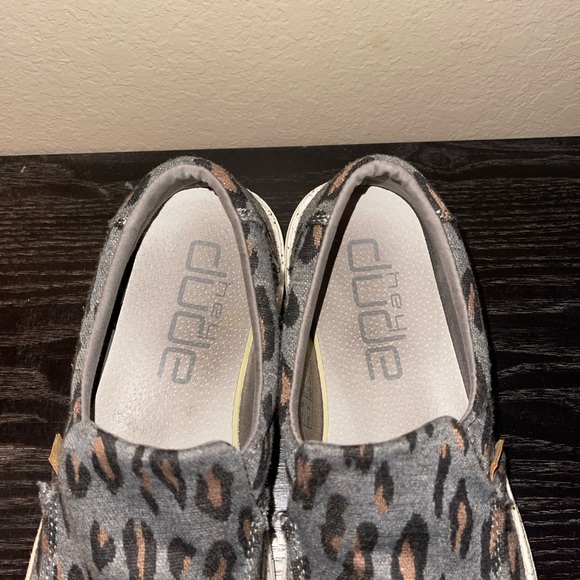 Gray Leopard Print Women's Shoes - Picture 4 of 5